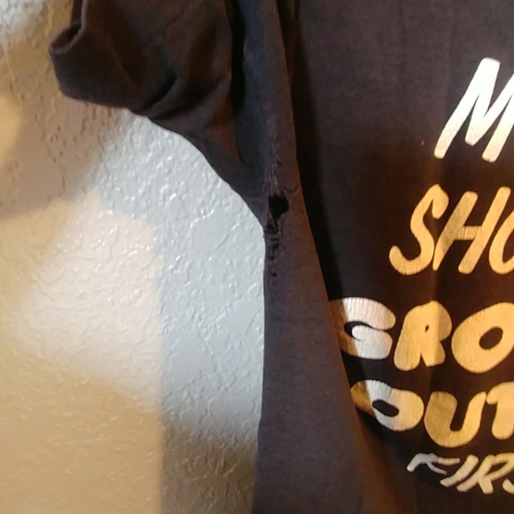 Vintage Grocery Outlet TShirt - Picture 3 of 4